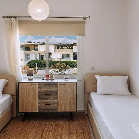 Venus Townhouse Near The Sea Apartment Paphos